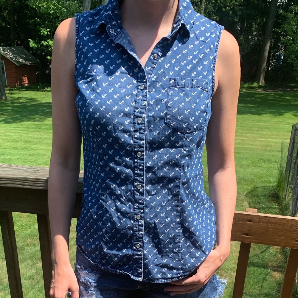 Nautical blue sleeveless button-front shirt